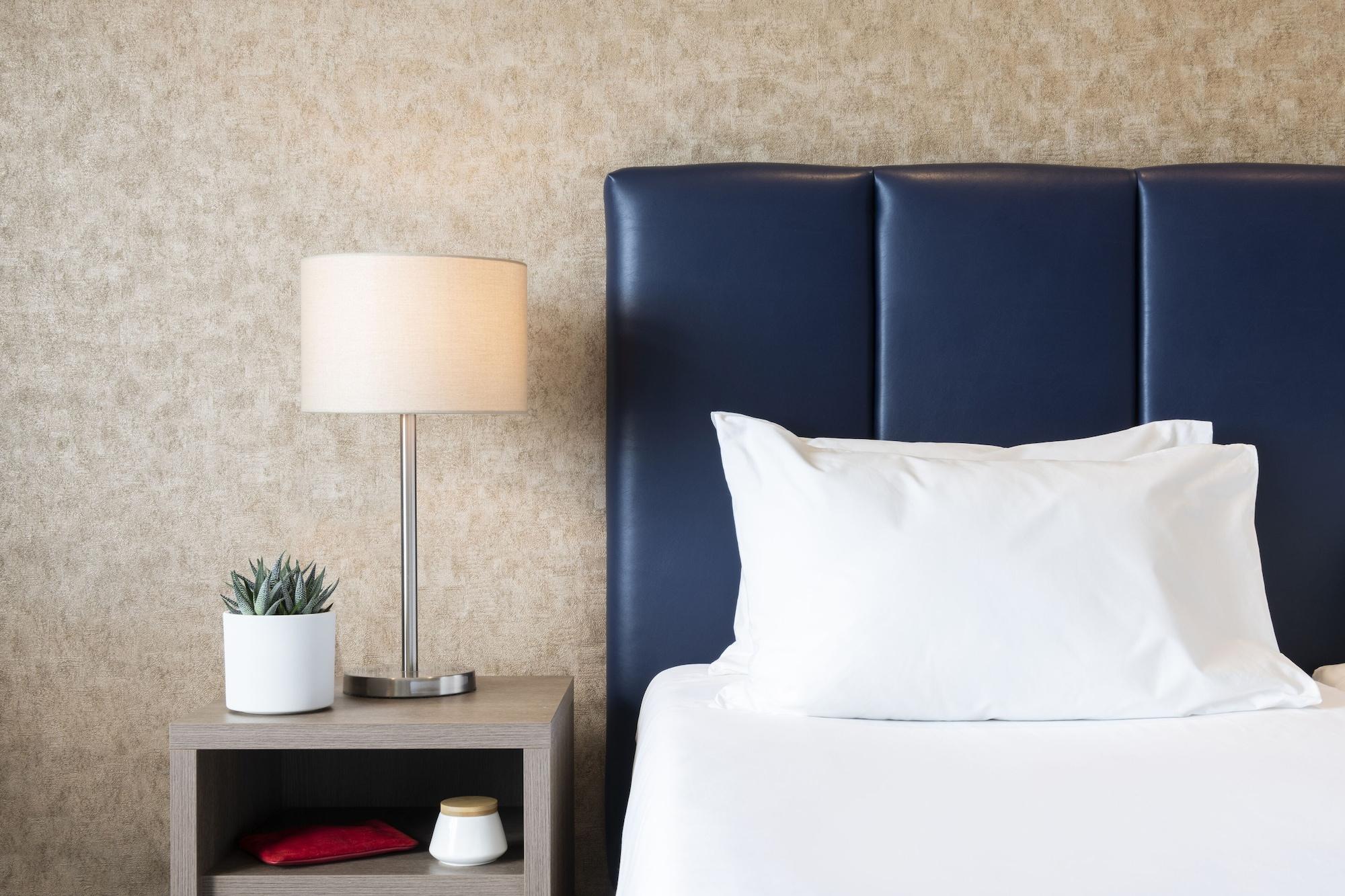 Waterfront Hotel 4*