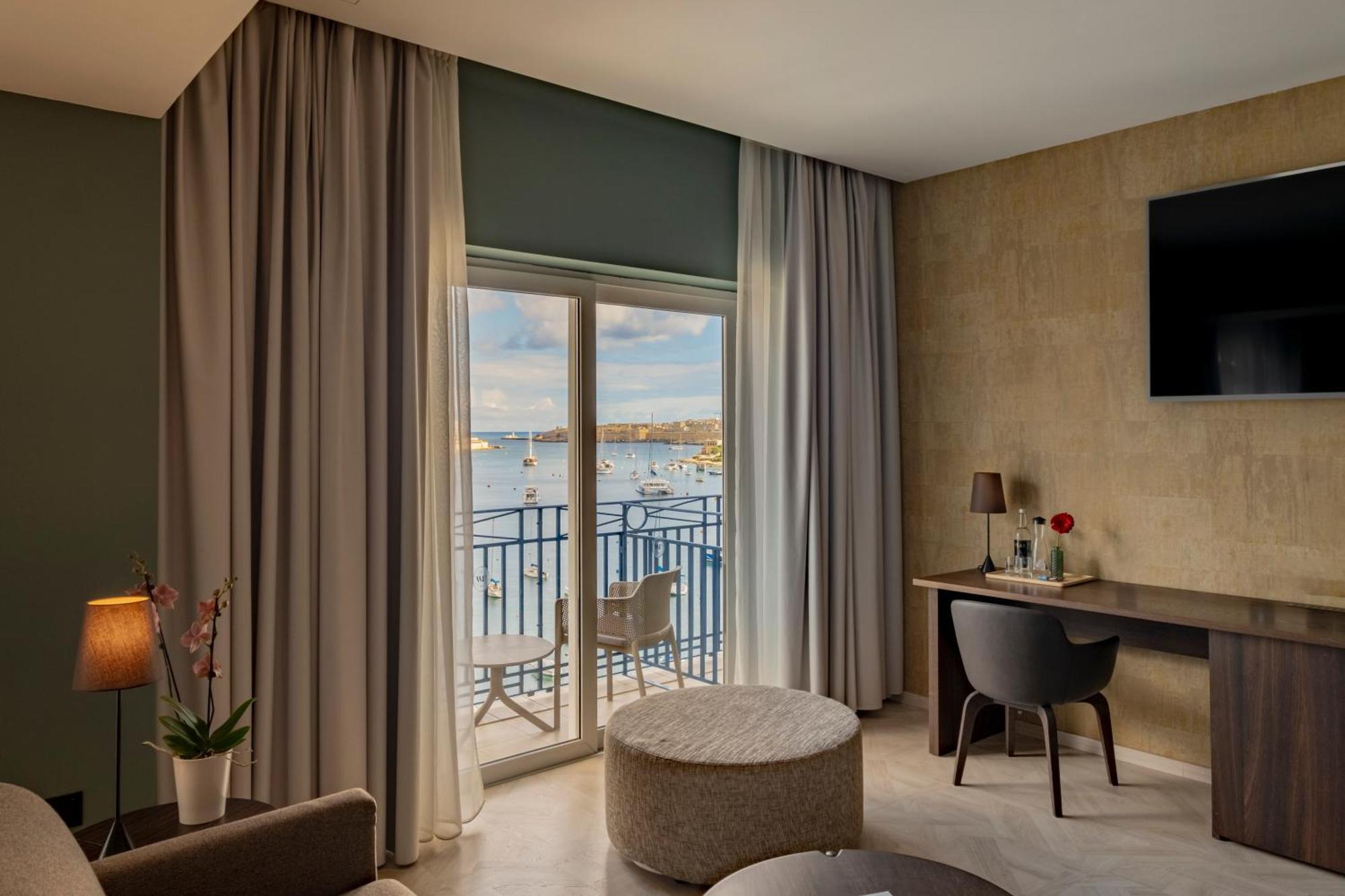 Hotel Waterfront 4*